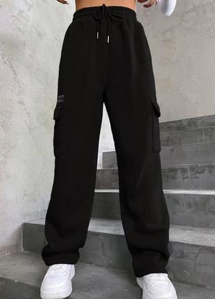 Штаны спортивные женские черные однотонные на высокой посадке с карманами на флисе качественные стильные теплые4 фото