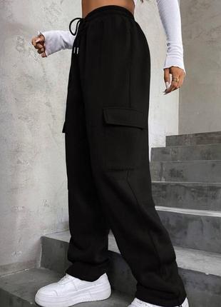 Штаны спортивные женские черные однотонные на высокой посадке с карманами на флисе качественные стильные теплые3 фото