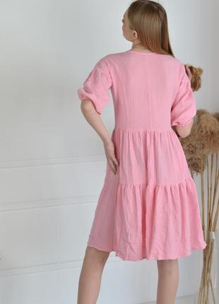 Легкое розовое платье по колено средней длины для беременных и кормящих 42-568 фото