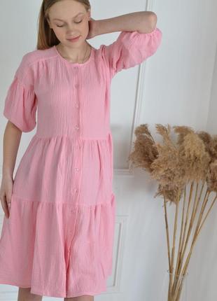Легкое розовое платье по колено средней длины для беременных и кормящих 42-569 фото
