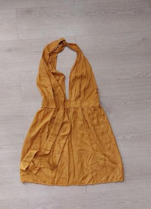 Сукня гірчичного кольору зі спадаючими стрічками по спинці, розмір m2 фото