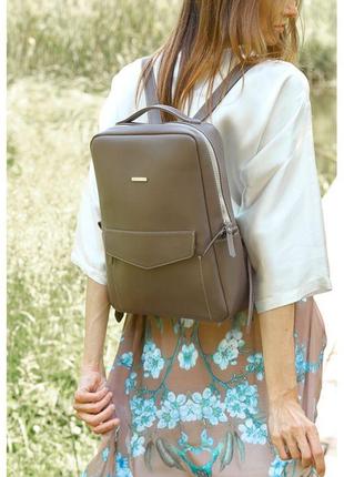 Шкіряний міський жіночий рюкзак на блискавці темно-бежевий світлий модний рюкзак для дівчини сучасний рюкзак