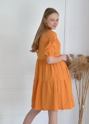Легкое оранжевое платье по колено средней длины для беременных и кормящих 42-566 фото