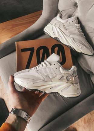 Шикарные кроссовки adidas yeezy 700 white с рефлективом /весна/лето/осень😍