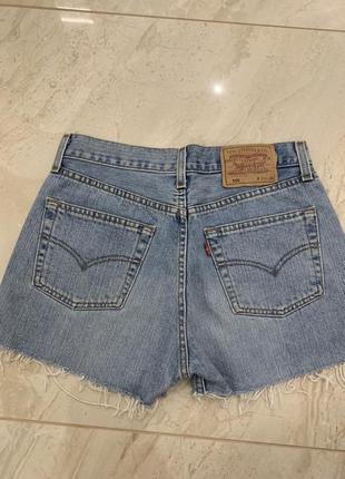 Короткие женские шорты levis джинсовые