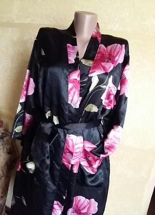 Невероятно красивый шелковый халат на запах. швейцария.