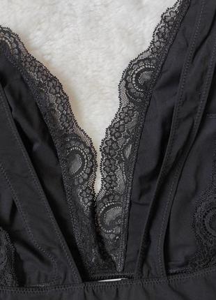 Черное ажурное боди секси с гипюром вышивкой кружевное стрейч вырезом декольте с бретелями tezenis10 фото