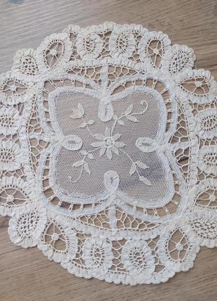 Алансонское кружево. салфетка. кружевная салфетка. антикварная салфетка.