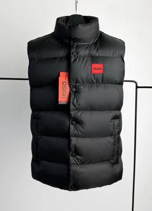 Оригинальная чёрная жилетка безрукавка hugo boss чорна оригінальна жилетка hugo boss