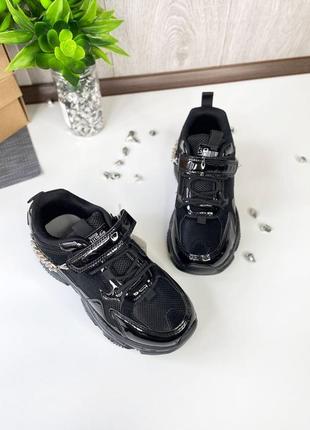 Стильні чорні кросівки3 фото