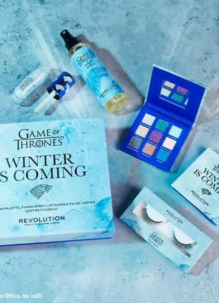 Набор косметики makeup revolution x game of thrones winter is coming set игра престолов палетка теней тени накладные спреи фиксатор блеск для губ