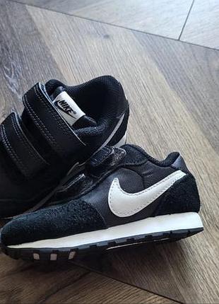 Чорні замшеві на липучках кросівки на хлопчика nike