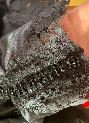 Блузка с кружевом декорированным кристаллами в наличии, бархат3 фото