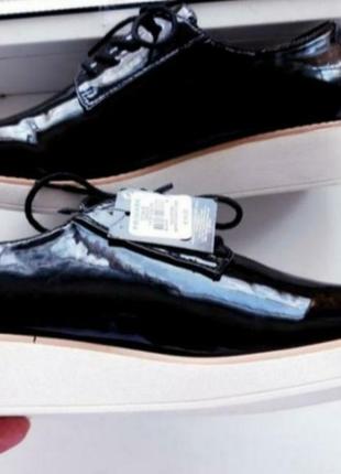 💕нові, лакові туфлі, оксфорди primark на невеличкій танкетці, фірмові, стильні, модні, жіночі, демісезонні, на шнурівці,4 фото
