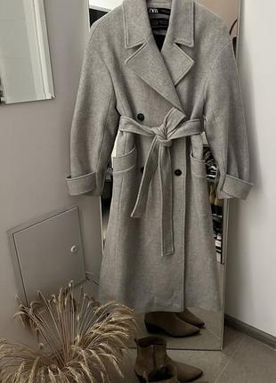 Идеальное плотное пальто от бренда zara