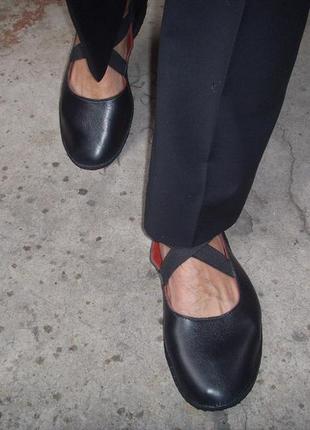 Дизайнерские мужские туфли с красной замшевой подкладкой. на заказ выбор цвета верха