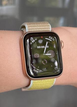 Нейлоновый  двухцветный браслет ремешок  желто бежевый для apple watch 38 / 40 / 41 mm1 фото