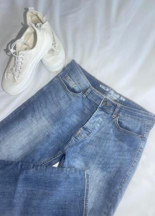 Классические синие джинсы без потертостей и дыр3 фото