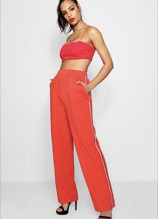 Широкие брюки штаны со стрелками и лампасами на резинке