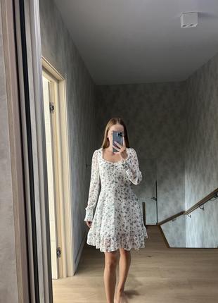Жіноче плаття