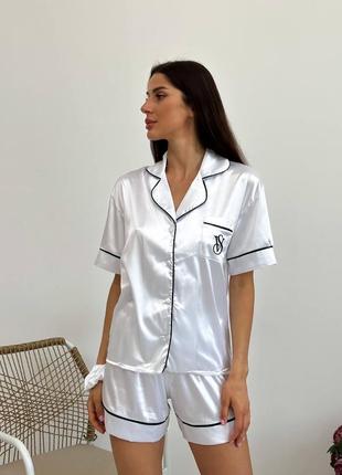 Женская белая шелковая пижама victoria's secret шортиками