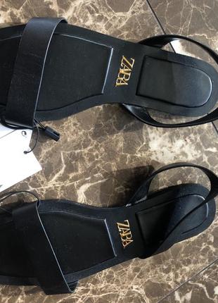 Zara стильные кожаные тапочки босоножки шлепанцы zara (новые 38 размер)5 фото