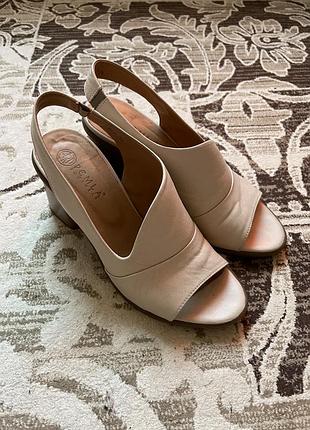 Босоніжки шкіряні жіночі pemila footwear