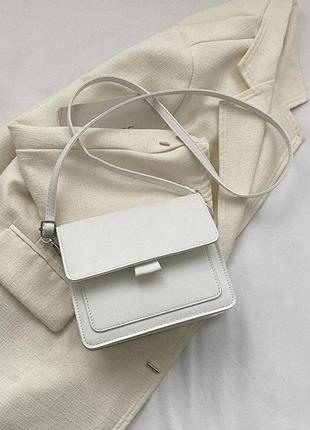 Женская классическая сумочка через плечо кросс-боди на широком ремешке 10165 белая