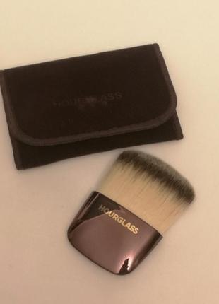 Кисть hourglass ambient powder brush2 фото