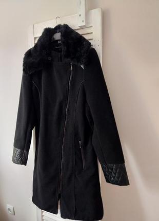 Пальто чорне осінь італія