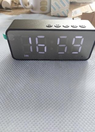 Годинник настільний будильник колонка fm bluetooth1 фото