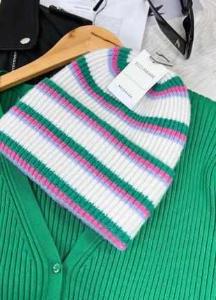 Класна нова шапка у смужку