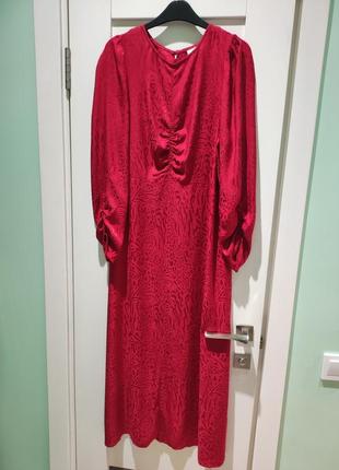 Стильное атласное красное платье макси5 фото