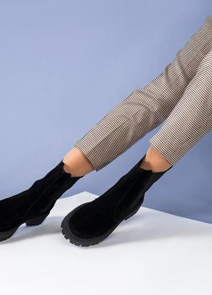 Женские демисезонные замшевые ботинки челси10 фото