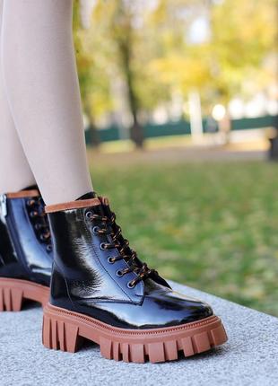 Женские зимние ботинки с коричневой подошвой 40 р-р9 фото
