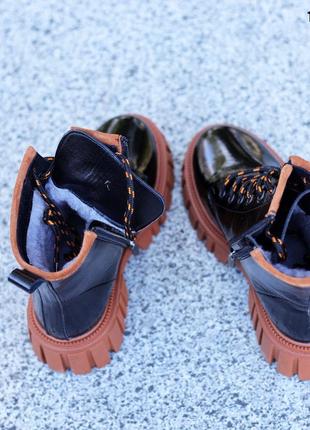Женские зимние ботинки с коричневой подошвой 40 р-р8 фото