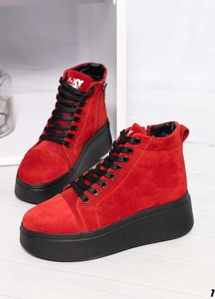Зимние замшевые ботинки красного цвета 38 р-р2 фото