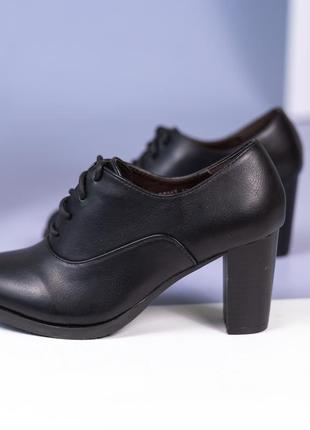 Женские закрытые туфли на каблуке 37 р-р1 фото