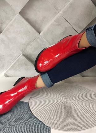 Кожаные красные лаковые ботинки на удобном небольшом каблучке 36 р-р6 фото