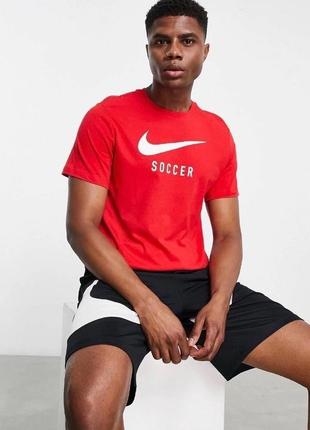 Футболка nike soccer swoosh t-shirt in red2 фото