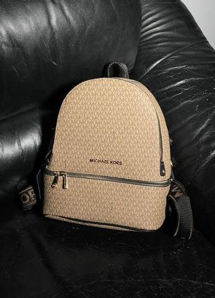 Рюкзачок в стиле michael kors patterned beige4 фото