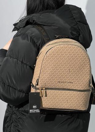 Рюкзачок в стиле michael kors patterned beige9 фото