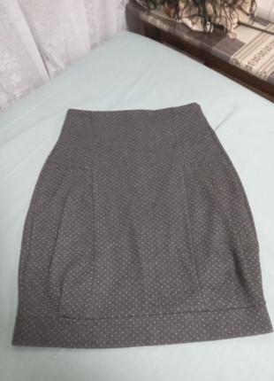 Сіра трикотажна юбка в крапку,стрейч 34-36 р.