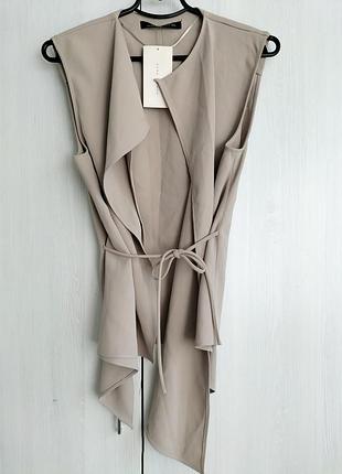 Новая жилетка zara, размер s