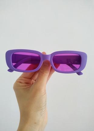 Окуляри фіолетові вузькі прямокутні сонцезахисні очки унісекс тренд