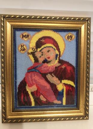 Вишита ікона богородиці з немовлям в деревяній рамці 🙏1 фото