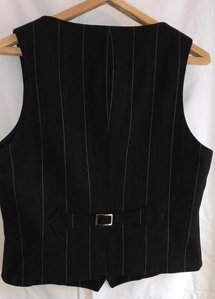 Дуже класна фірмова жіноча жилетка (made in romania )