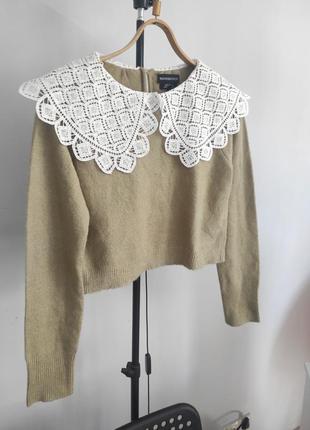 Кофта свитер укороченный с белым кружевным воротничком от wednesday