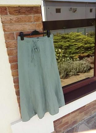 Льняная оригинальная расклешенная юбка от известного бренда.