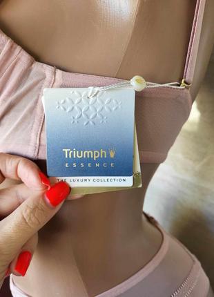 Комплект белья triumph essence5 фото